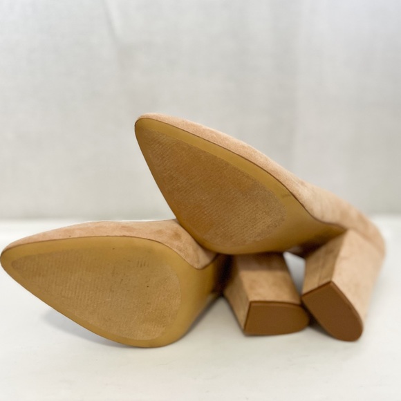 Express Nude Thick Heel Suede Pump - Picture 5 of 6